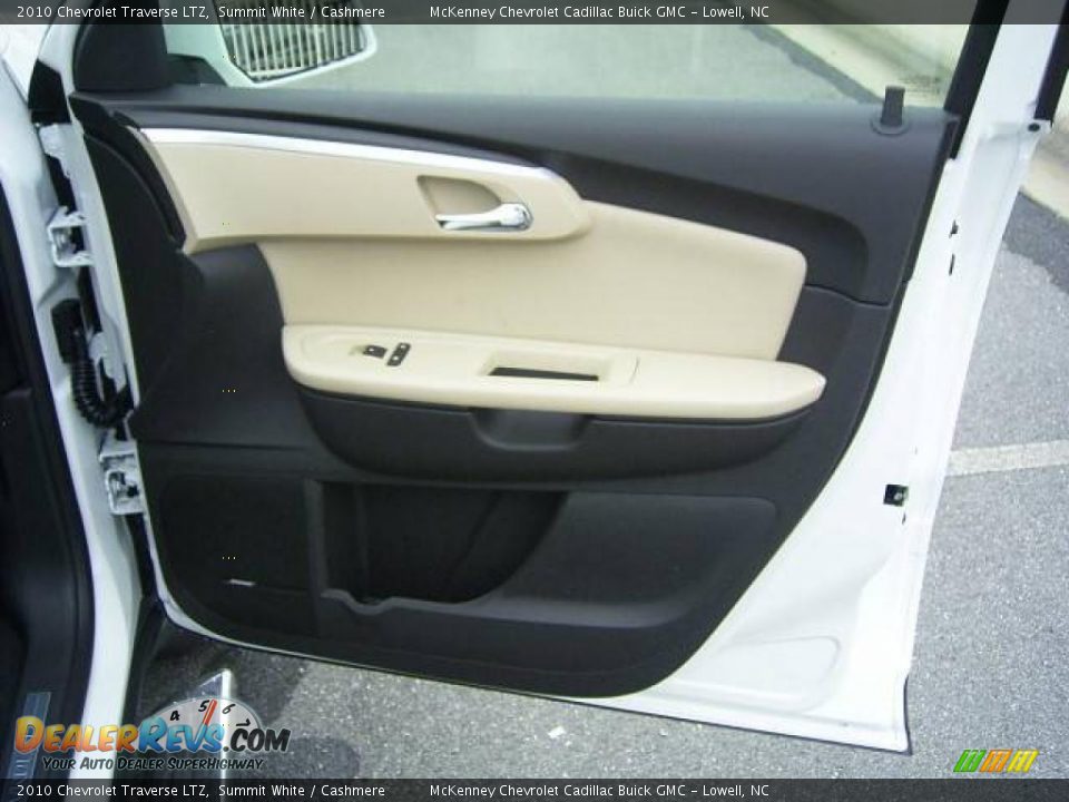 2010 Chevrolet Traverse LTZ Summit White / Cashmere Photo #13