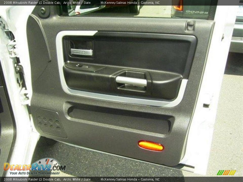 2008 Mitsubishi Raider LS Double Cab Arctic White / Slate Photo #24