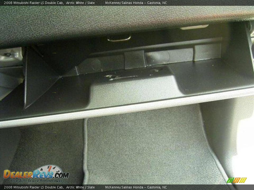 2008 Mitsubishi Raider LS Double Cab Arctic White / Slate Photo #27