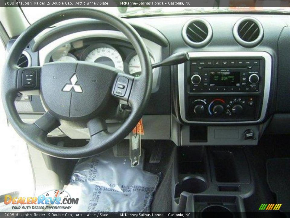 2008 Mitsubishi Raider LS Double Cab Arctic White / Slate Photo #31