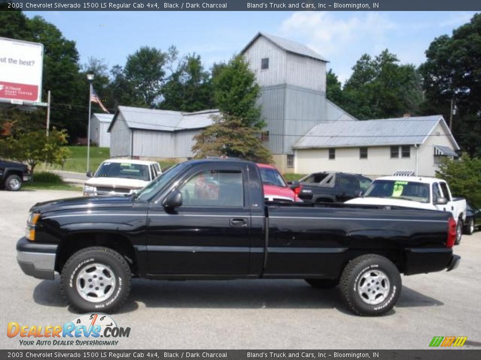 2003 Chevrolet Silverado 1500 LS Regular Cab 4x4 Black / Dark Charcoal Photo #2