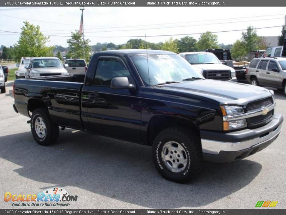 2003 Chevrolet Silverado 1500 LS Regular Cab 4x4 Black / Dark Charcoal Photo #6