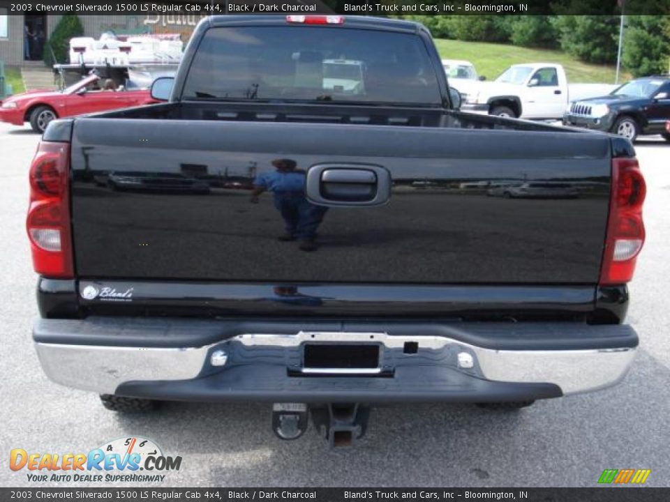 2003 Chevrolet Silverado 1500 LS Regular Cab 4x4 Black / Dark Charcoal Photo #10
