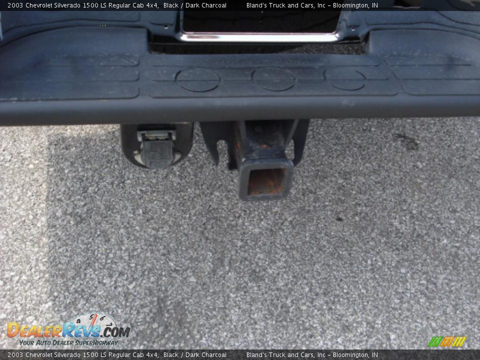 2003 Chevrolet Silverado 1500 LS Regular Cab 4x4 Black / Dark Charcoal Photo #11