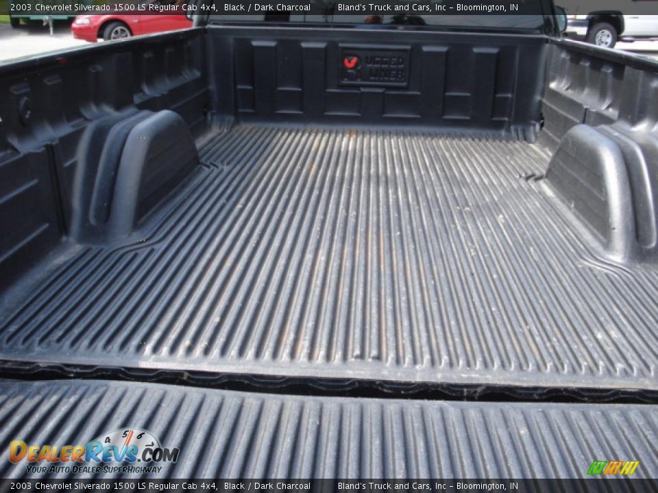 2003 Chevrolet Silverado 1500 LS Regular Cab 4x4 Black / Dark Charcoal Photo #12