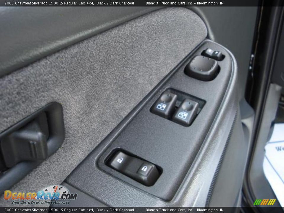 2003 Chevrolet Silverado 1500 LS Regular Cab 4x4 Black / Dark Charcoal Photo #18