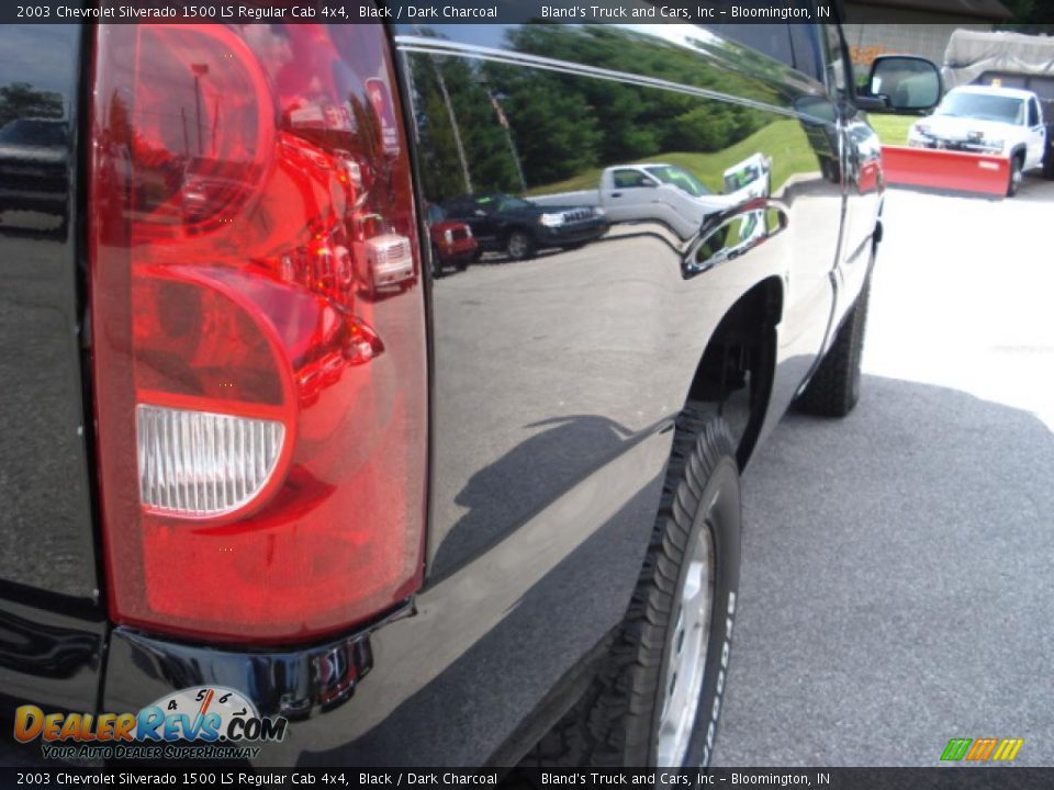 2003 Chevrolet Silverado 1500 LS Regular Cab 4x4 Black / Dark Charcoal Photo #28