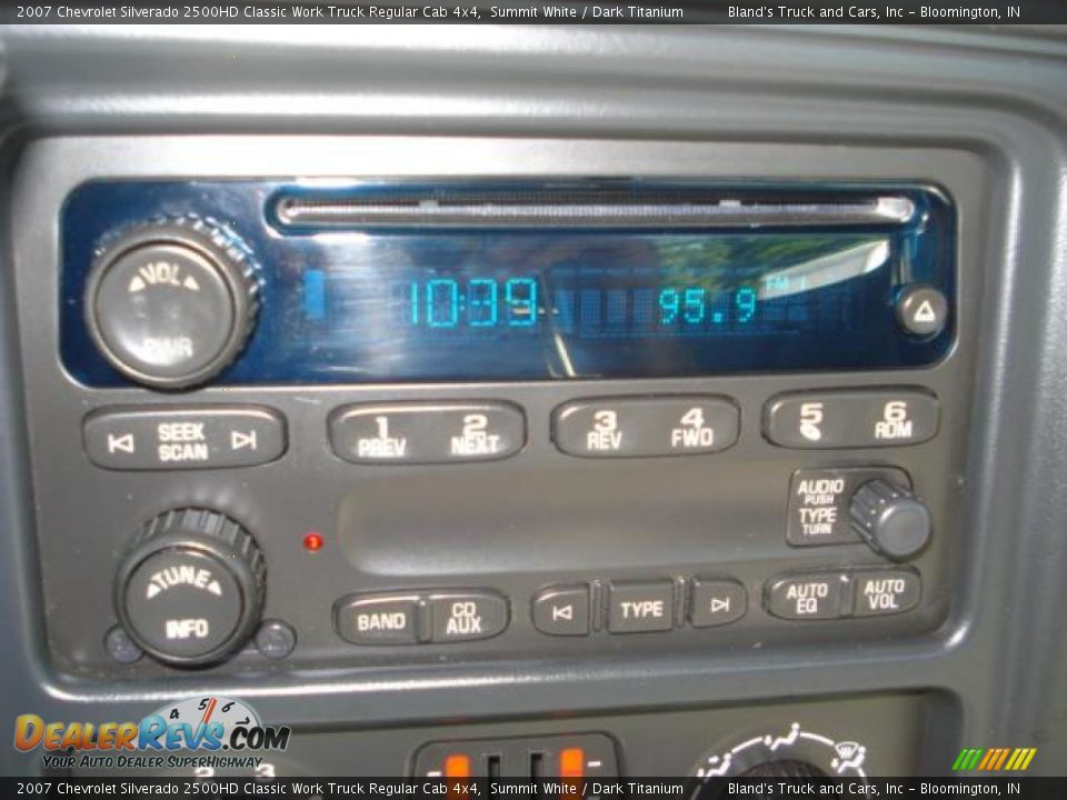 2007 Chevrolet Silverado 2500HD Classic Work Truck Regular Cab 4x4 Summit White / Dark Titanium Photo #16