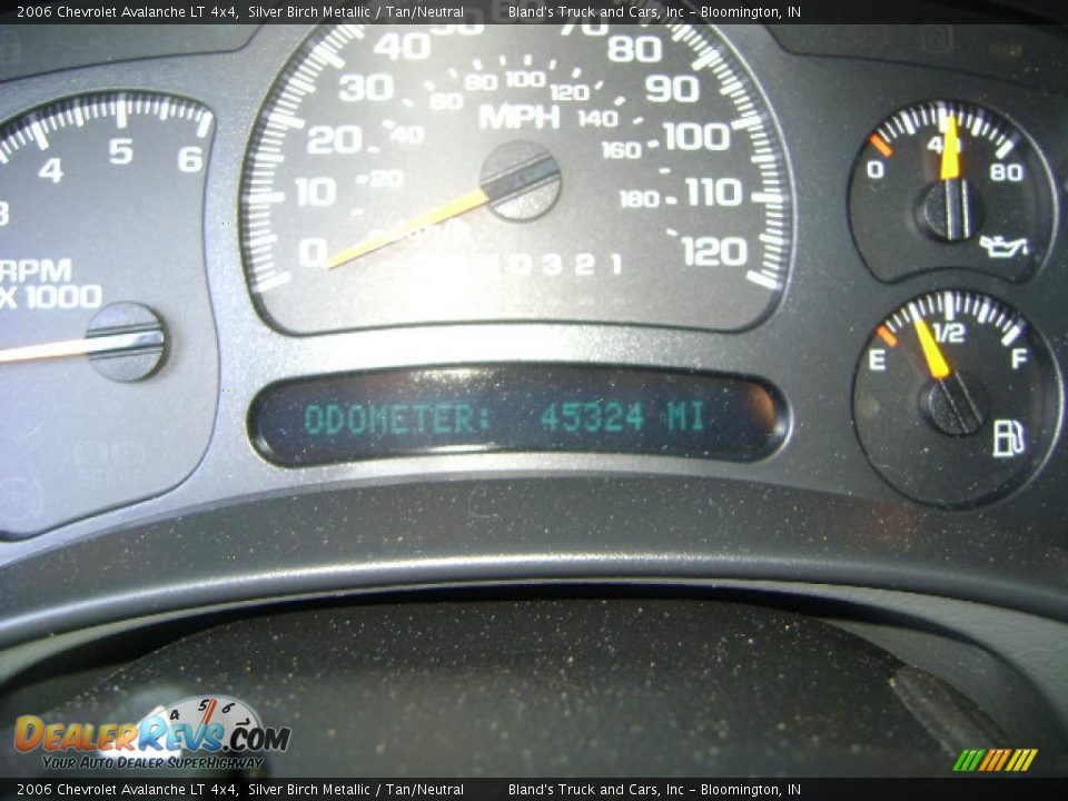 2006 Chevrolet Avalanche LT 4x4 Silver Birch Metallic / Tan/Neutral Photo #18