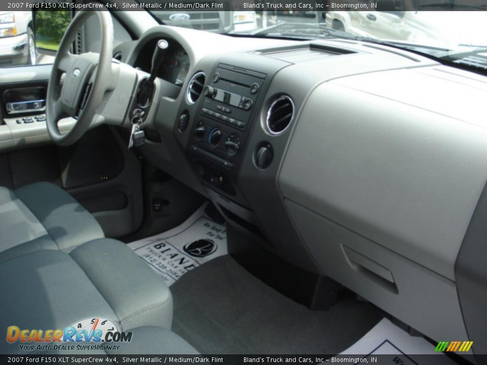 2007 Ford F150 XLT SuperCrew 4x4 Silver Metallic / Medium/Dark Flint Photo #25