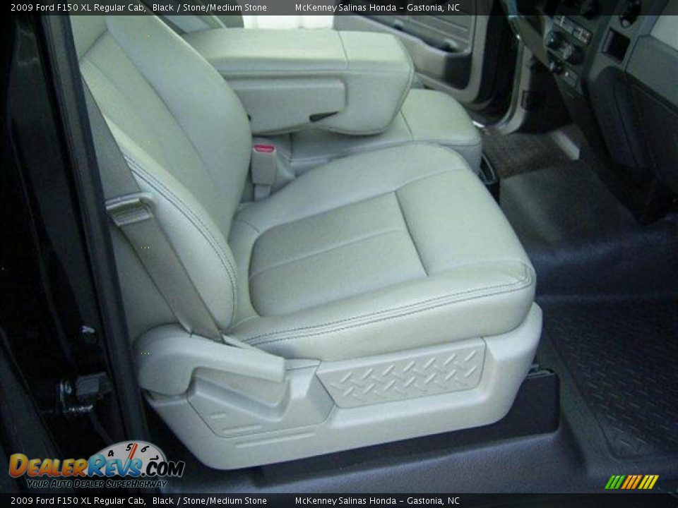 2009 Ford F150 XL Regular Cab Black / Stone/Medium Stone Photo #20