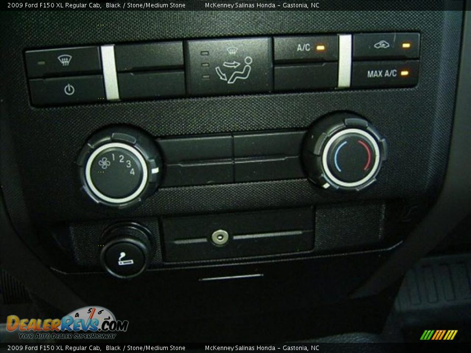 2009 Ford F150 XL Regular Cab Black / Stone/Medium Stone Photo #28