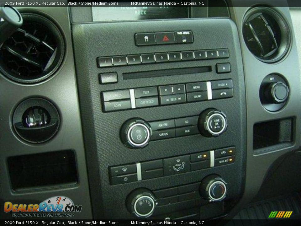 2009 Ford F150 XL Regular Cab Black / Stone/Medium Stone Photo #31