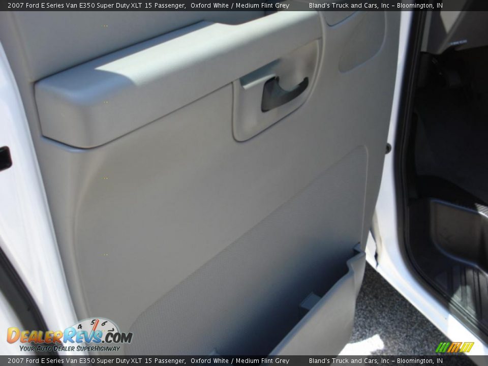 2007 Ford E Series Van E350 Super Duty XLT 15 Passenger Oxford White / Medium Flint Grey Photo #15