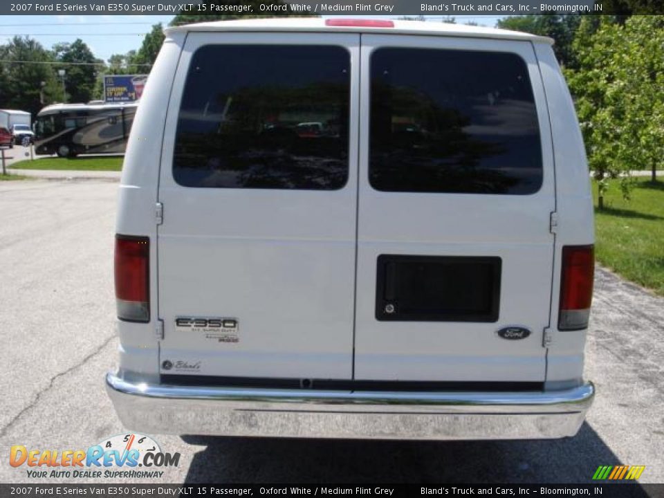 2007 Ford E Series Van E350 Super Duty XLT 15 Passenger Oxford White / Medium Flint Grey Photo #25