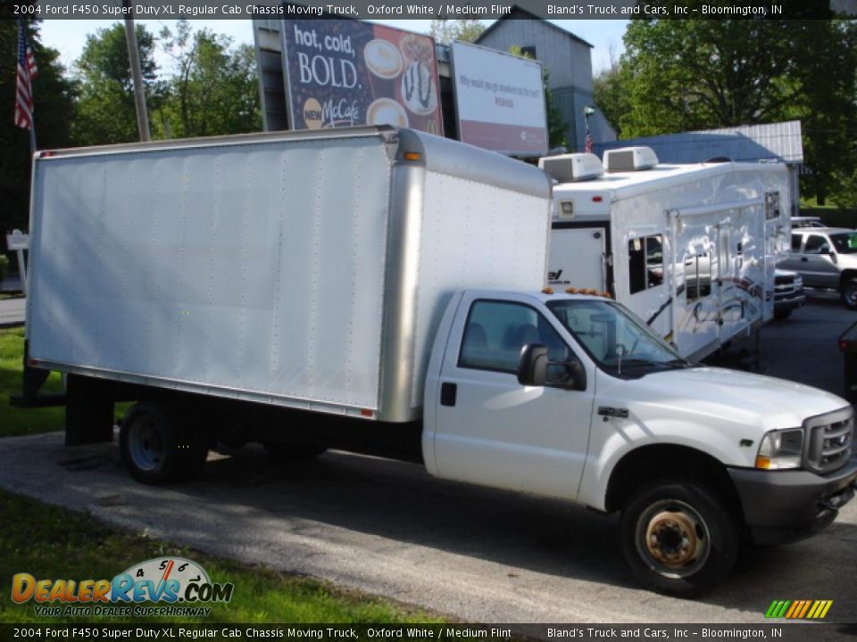 2004 Ford F450 Super Duty XL Regular Cab Chassis Moving Truck Oxford White / Medium Flint Photo #1