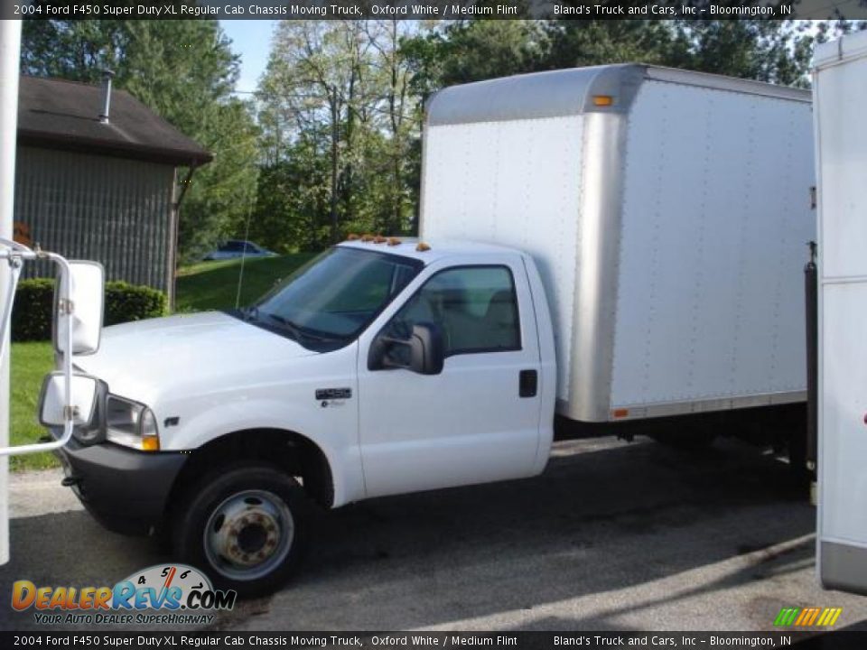 2004 Ford F450 Super Duty XL Regular Cab Chassis Moving Truck Oxford White / Medium Flint Photo #3
