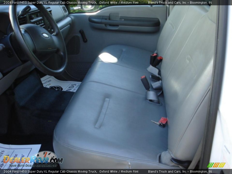 2004 Ford F450 Super Duty XL Regular Cab Chassis Moving Truck Oxford White / Medium Flint Photo #5