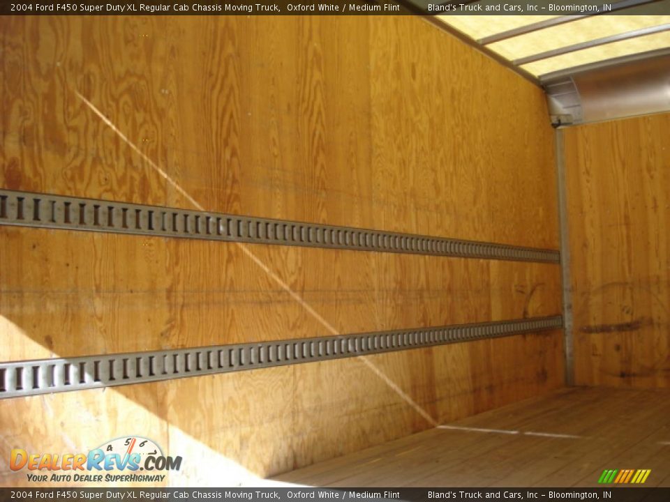 2004 Ford F450 Super Duty XL Regular Cab Chassis Moving Truck Oxford White / Medium Flint Photo #9