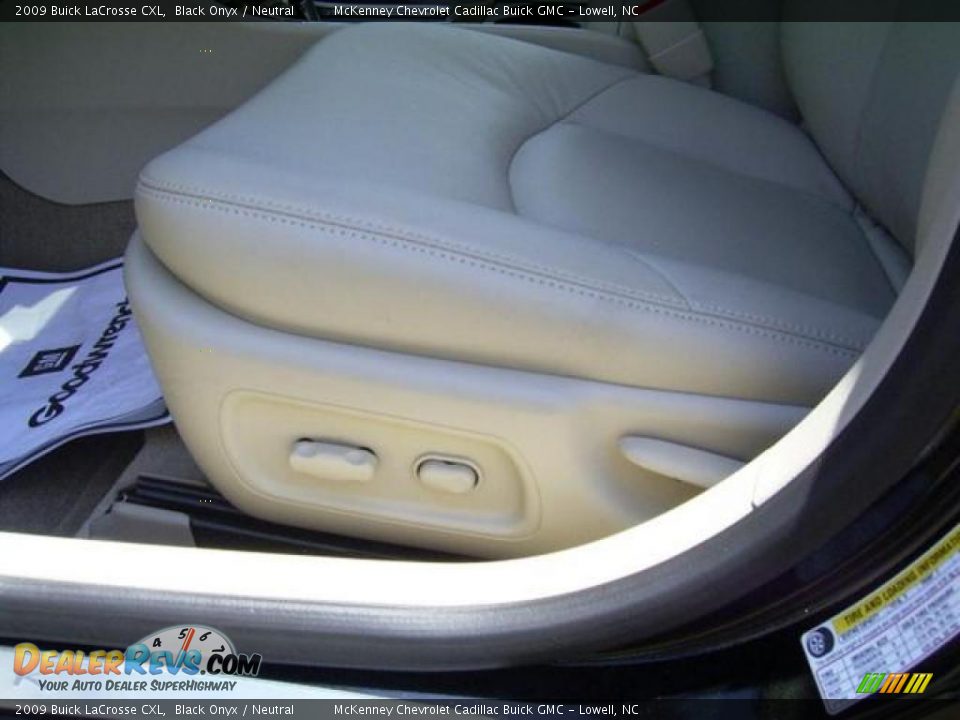 2009 Buick LaCrosse CXL Black Onyx / Neutral Photo #15