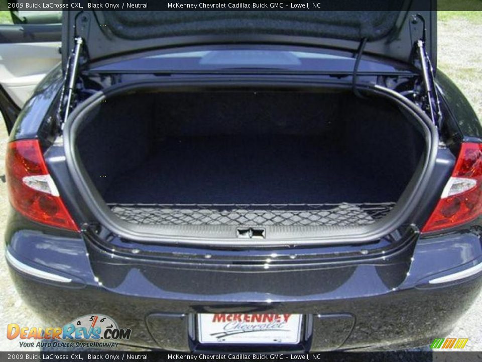 2009 Buick LaCrosse CXL Black Onyx / Neutral Photo #17