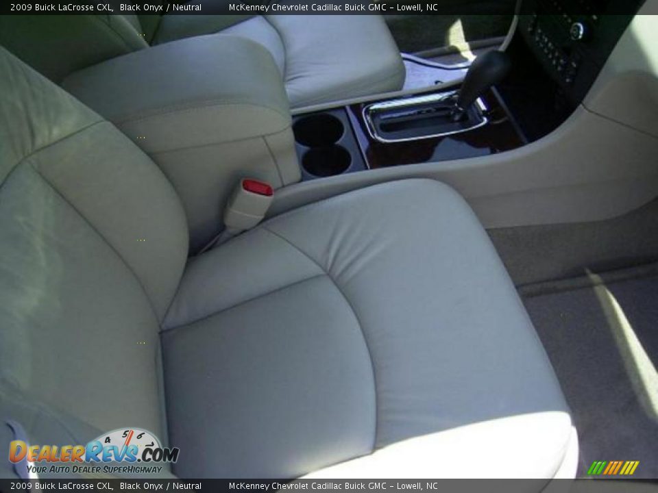 2009 Buick LaCrosse CXL Black Onyx / Neutral Photo #19