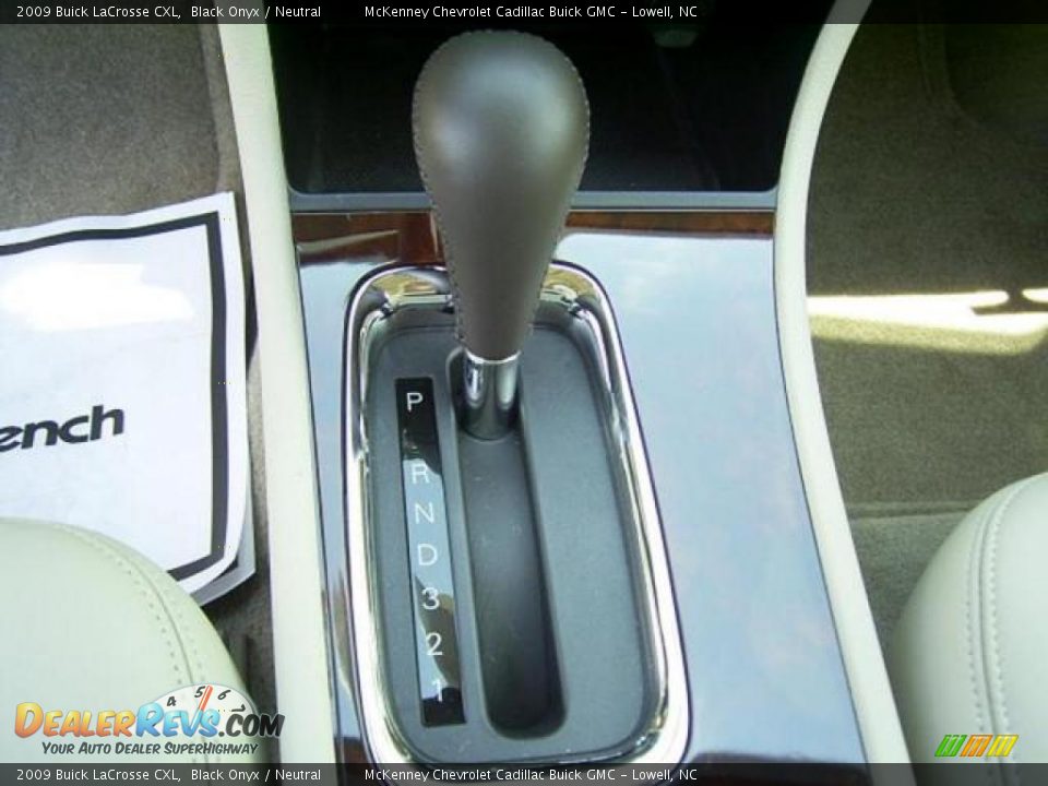 2009 Buick LaCrosse CXL Black Onyx / Neutral Photo #23