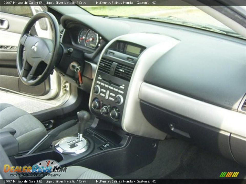 2007 Mitsubishi Galant ES Liquid Silver Metallic / Gray Photo #26
