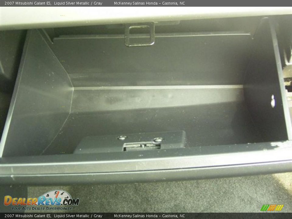 2007 Mitsubishi Galant ES Liquid Silver Metallic / Gray Photo #27