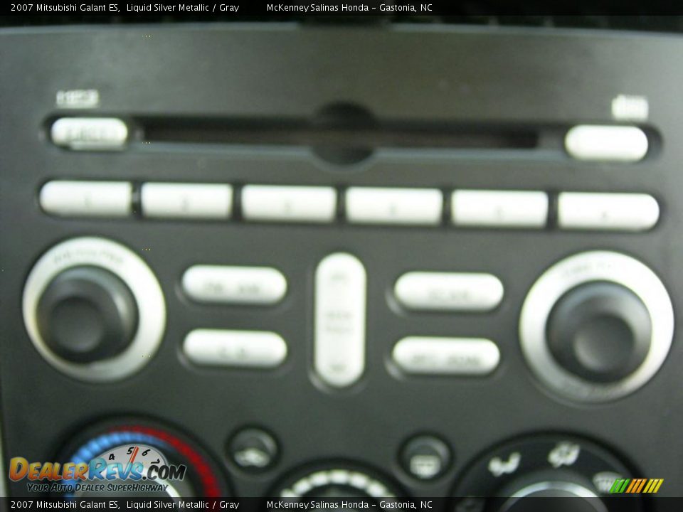 2007 Mitsubishi Galant ES Liquid Silver Metallic / Gray Photo #32