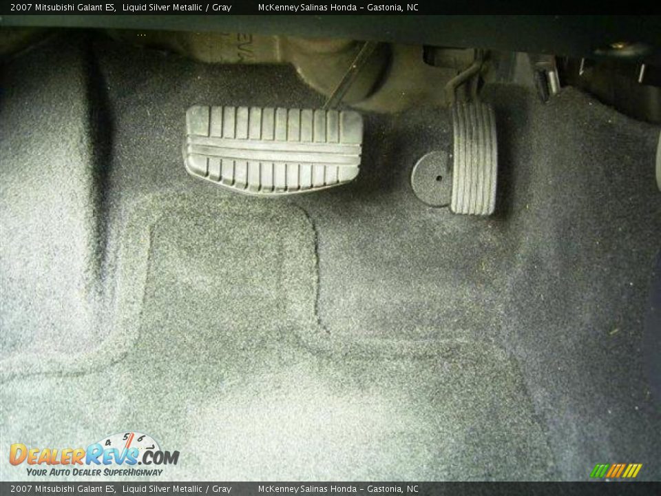 2007 Mitsubishi Galant ES Liquid Silver Metallic / Gray Photo #36
