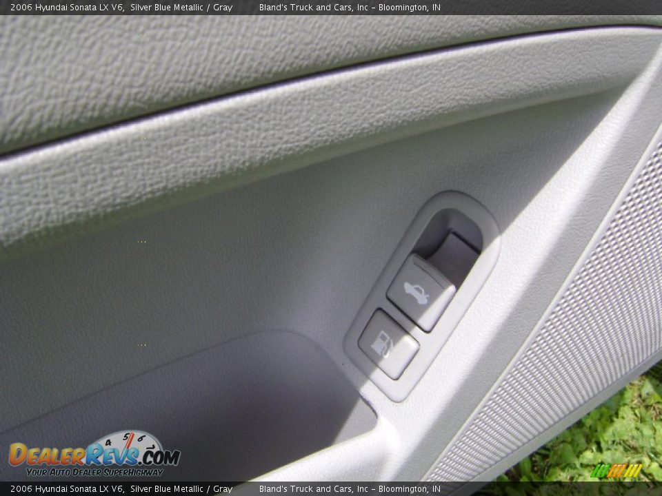 2006 Hyundai Sonata LX V6 Silver Blue Metallic / Gray Photo #15
