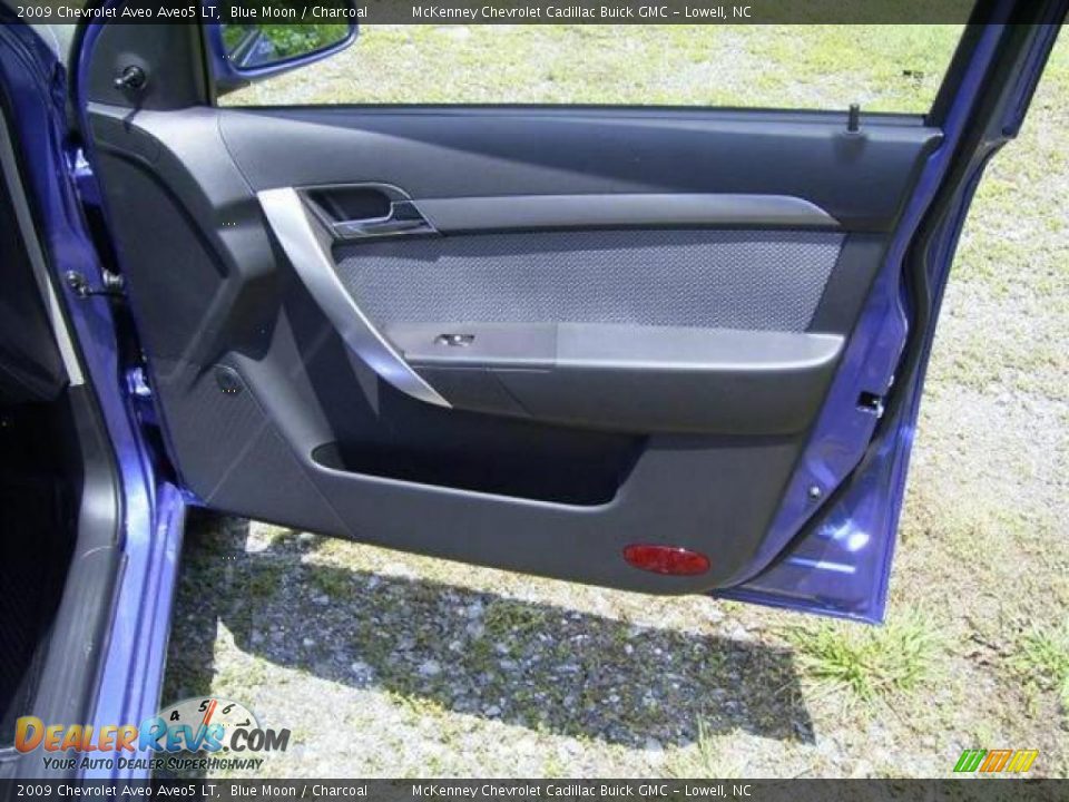 2009 Chevrolet Aveo Aveo5 LT Blue Moon / Charcoal Photo #18
