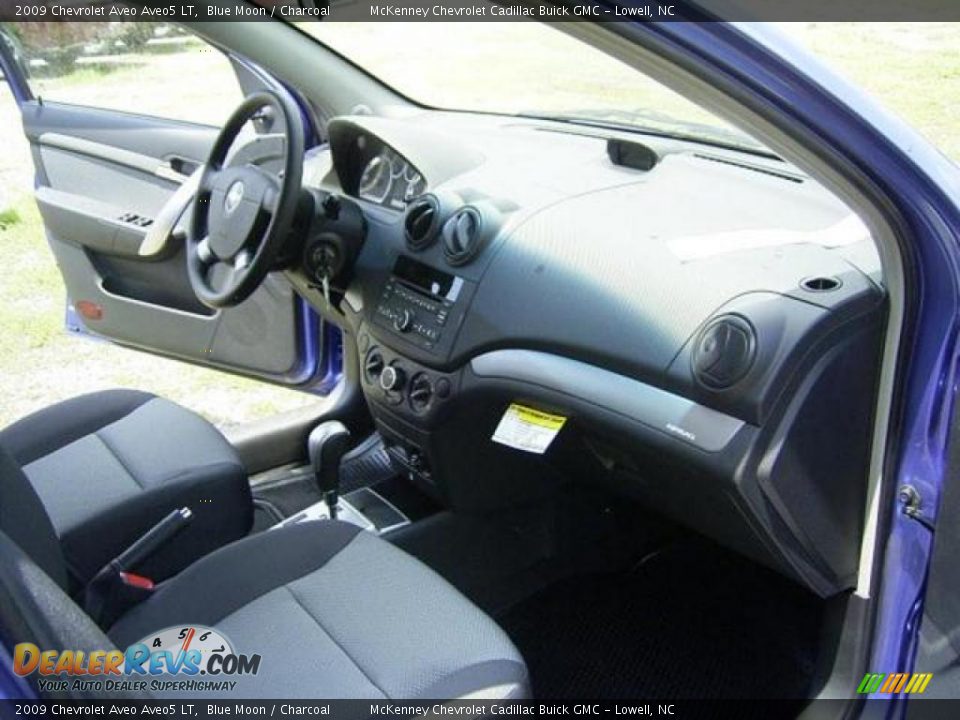 2009 Chevrolet Aveo Aveo5 LT Blue Moon / Charcoal Photo #20
