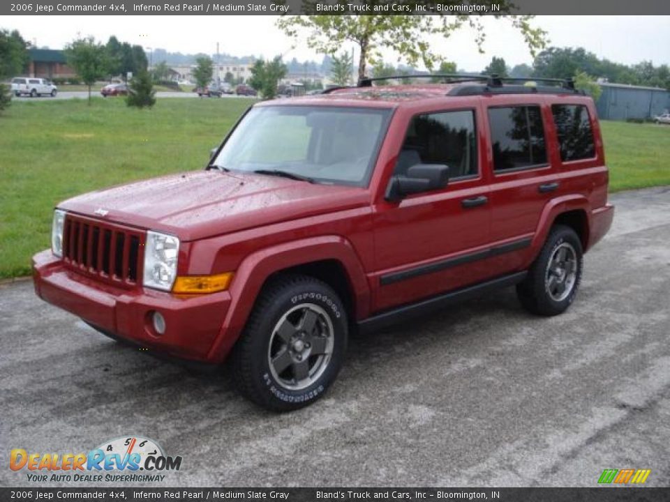 2006 Jeep Commander 4x4 Inferno Red Pearl / Medium Slate Gray Photo #4