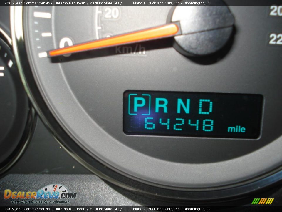 2006 Jeep Commander 4x4 Inferno Red Pearl / Medium Slate Gray Photo #15