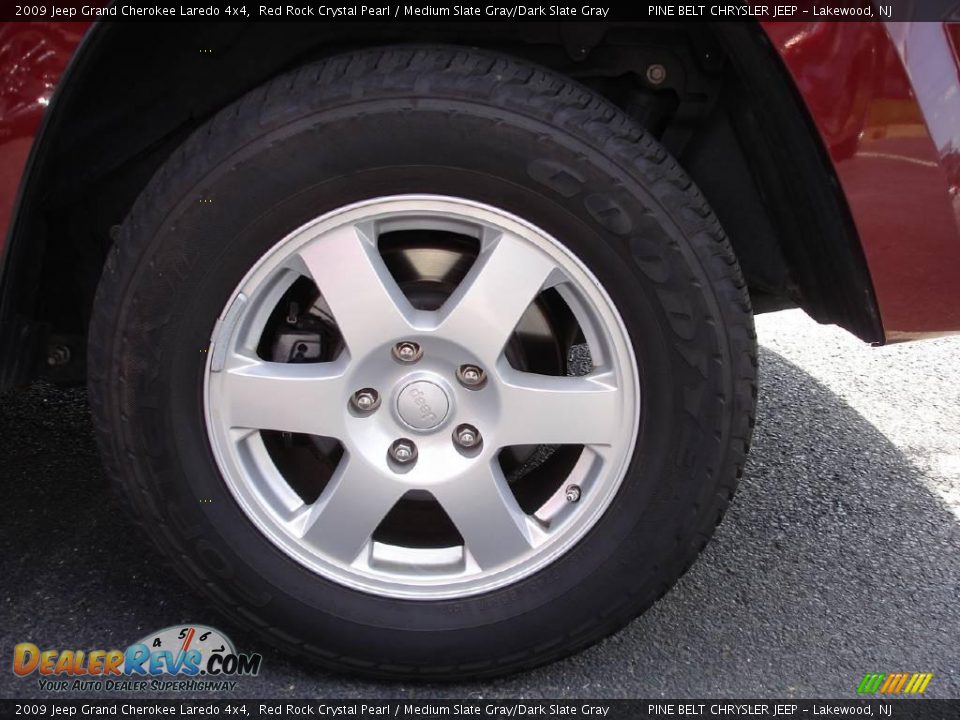 2009 Jeep Grand Cherokee Laredo 4x4 Red Rock Crystal Pearl / Medium Slate Gray/Dark Slate Gray Photo #6