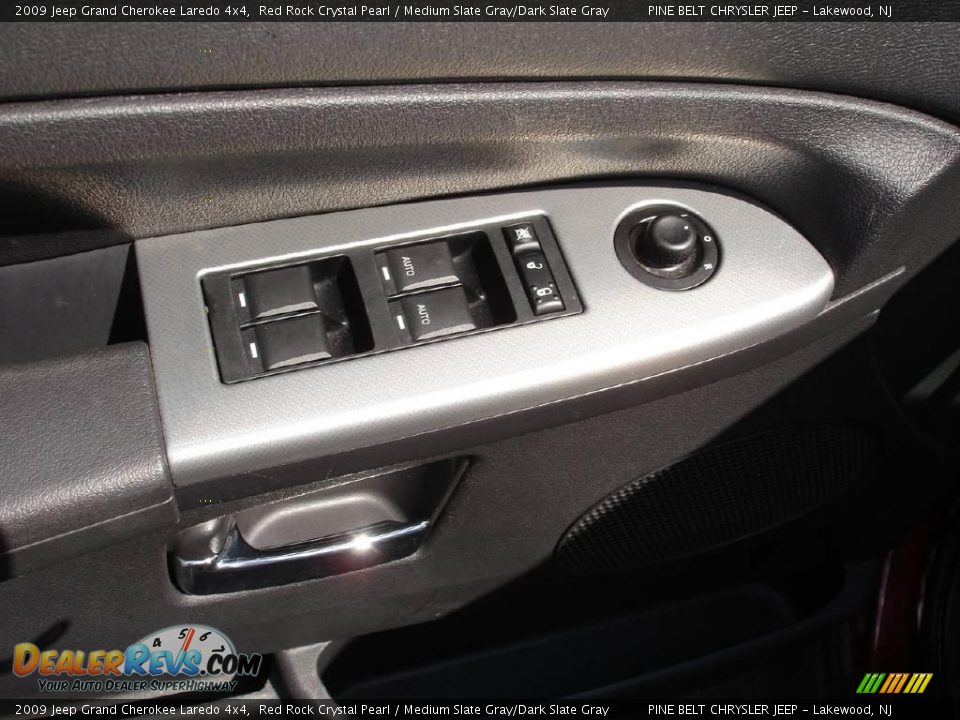 2009 Jeep Grand Cherokee Laredo 4x4 Red Rock Crystal Pearl / Medium Slate Gray/Dark Slate Gray Photo #7