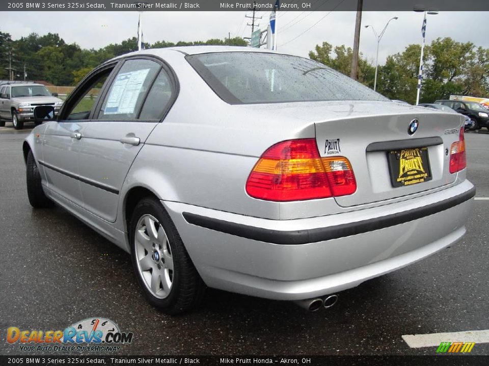 2005 BMW 3 Series 325xi Sedan Titanium Silver Metallic / Black Photo #3