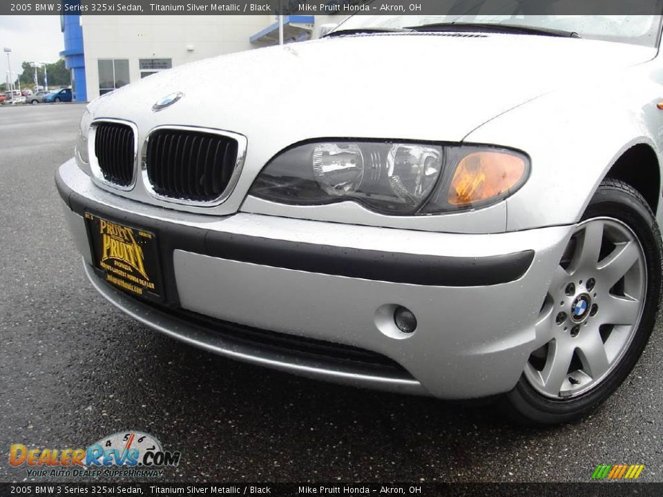 2005 BMW 3 Series 325xi Sedan Titanium Silver Metallic / Black Photo #9