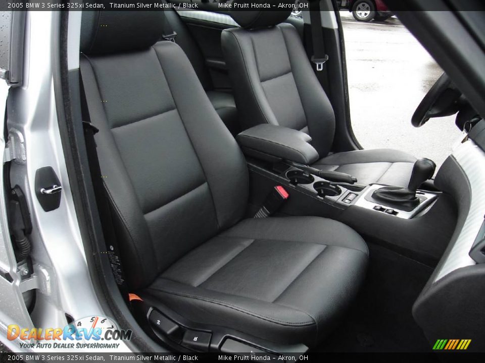 2005 BMW 3 Series 325xi Sedan Titanium Silver Metallic / Black Photo #14