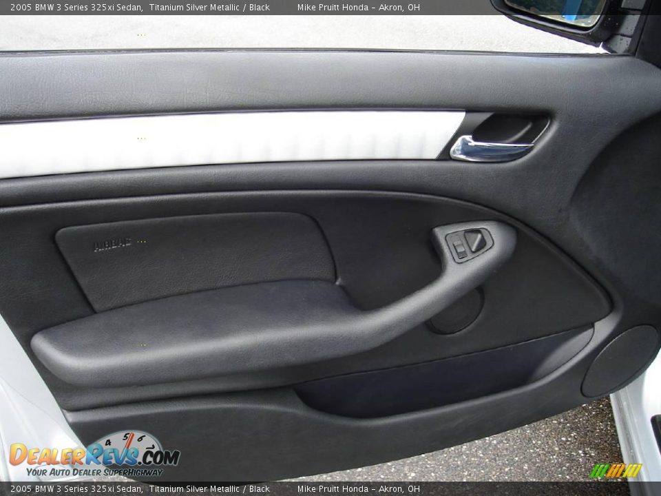2005 BMW 3 Series 325xi Sedan Titanium Silver Metallic / Black Photo #22