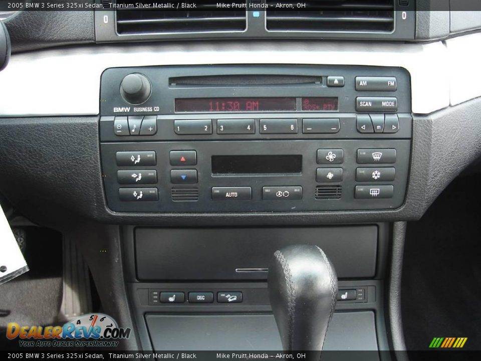 2005 BMW 3 Series 325xi Sedan Titanium Silver Metallic / Black Photo #27