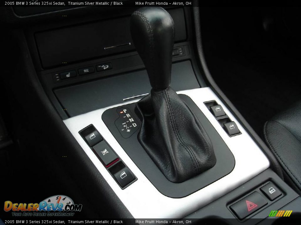 2005 BMW 3 Series 325xi Sedan Titanium Silver Metallic / Black Photo #28