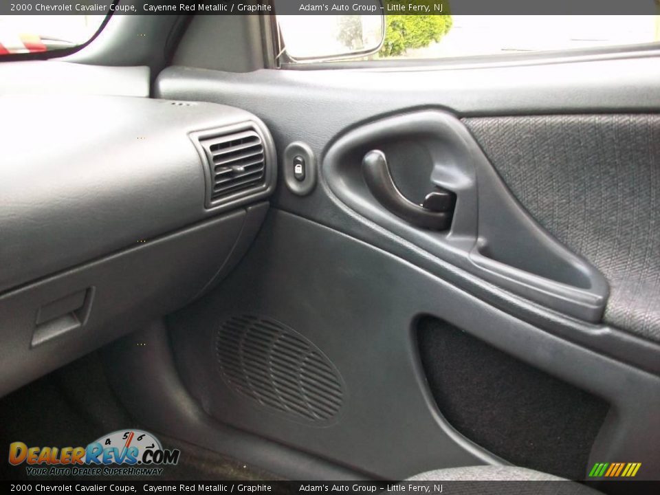 2000 Chevrolet Cavalier Coupe Cayenne Red Metallic / Graphite Photo #13