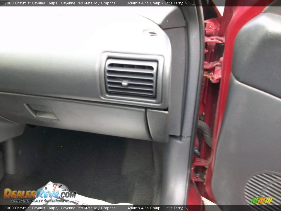 2000 Chevrolet Cavalier Coupe Cayenne Red Metallic / Graphite Photo #19