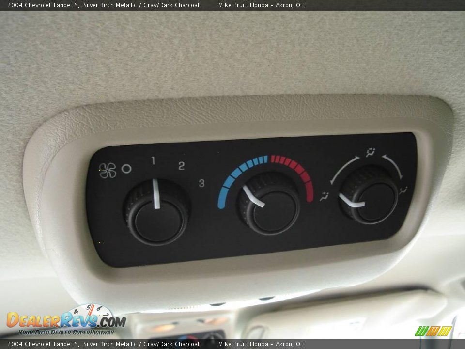 2004 Chevrolet Tahoe LS Silver Birch Metallic / Gray/Dark Charcoal Photo #19