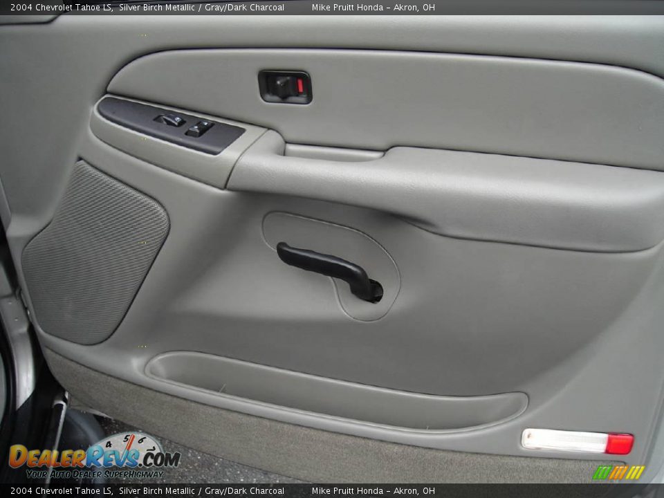 2004 Chevrolet Tahoe LS Silver Birch Metallic / Gray/Dark Charcoal Photo #21