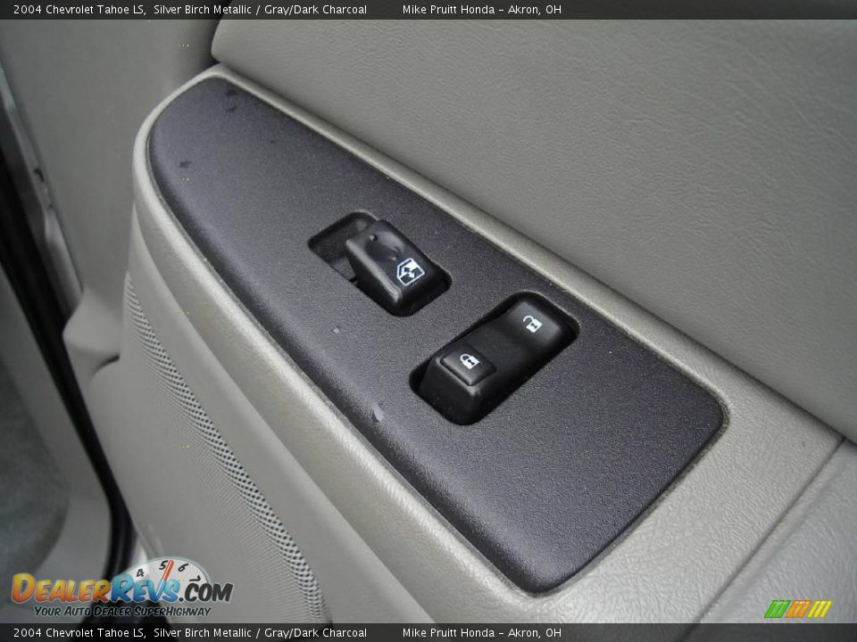 2004 Chevrolet Tahoe LS Silver Birch Metallic / Gray/Dark Charcoal Photo #22