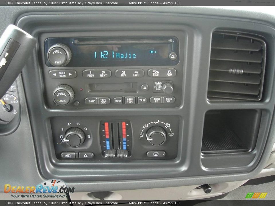 2004 Chevrolet Tahoe LS Silver Birch Metallic / Gray/Dark Charcoal Photo #30